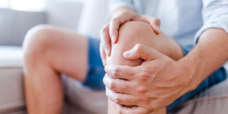 Knee pain, joint replacement after bariatric surgery